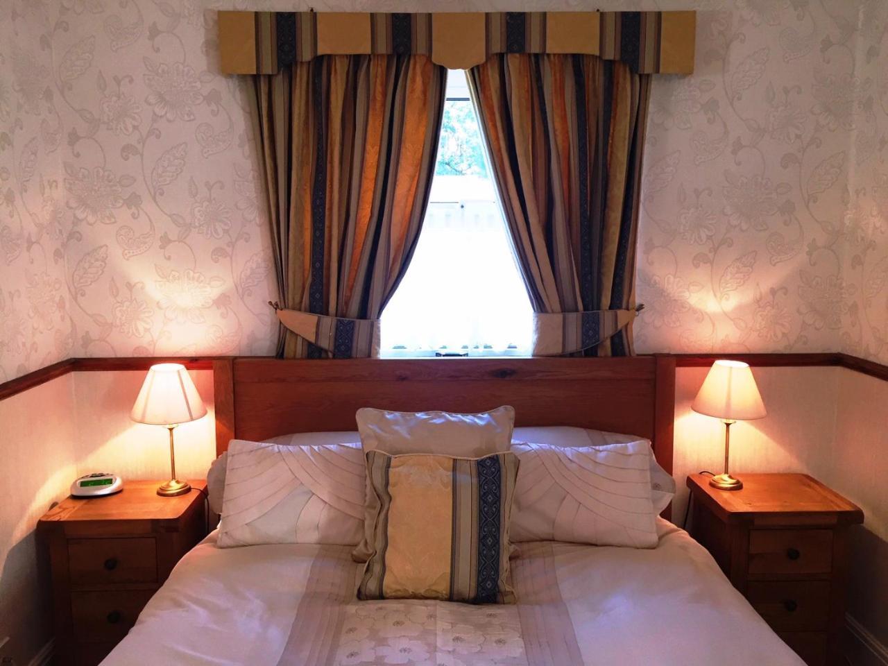 Twin Oaks Guest House Cadnam Екстер'єр фото